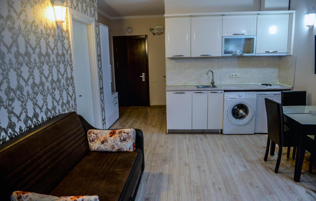 Black Sea Towers Батуми Экстерьер фото